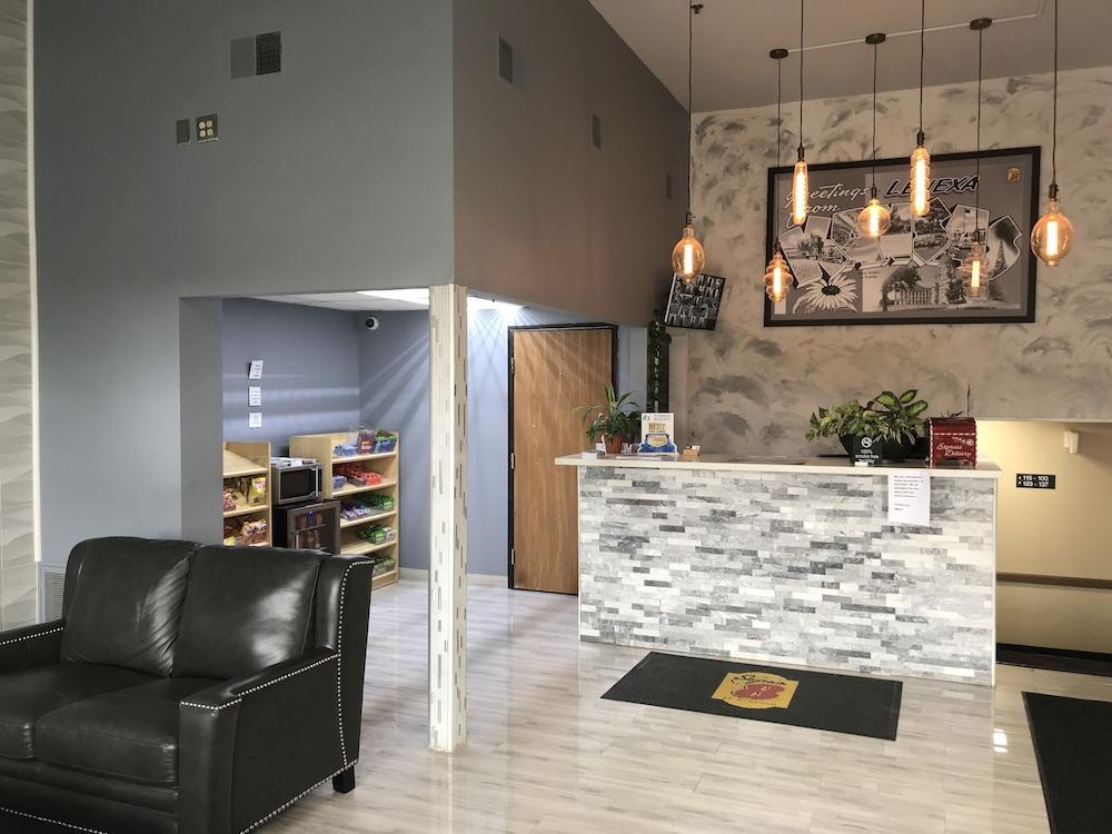 Super 8 By Wyndham Lenexa Overland Park Area/Mall Area Екстер'єр фото