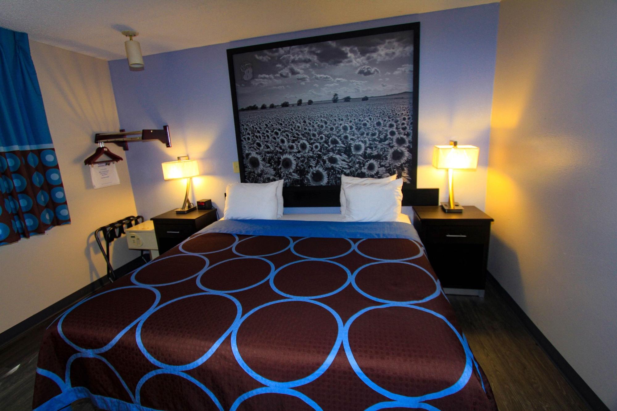 Super 8 By Wyndham Lenexa Overland Park Area/Mall Area Екстер'єр фото