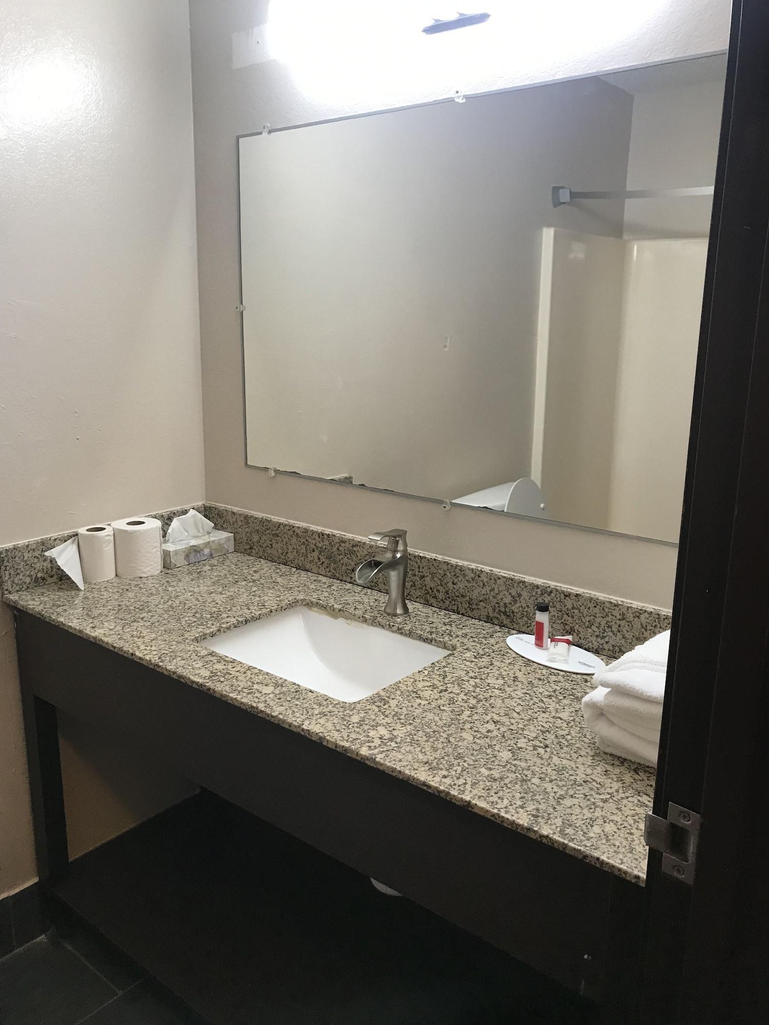 Super 8 By Wyndham Lenexa Overland Park Area/Mall Area Екстер'єр фото