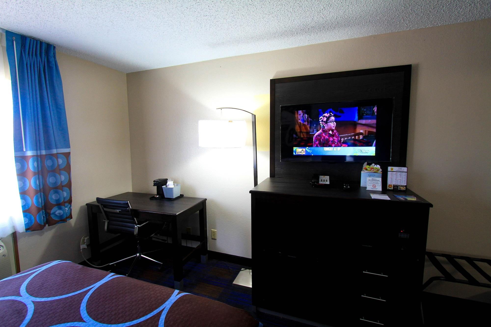 Super 8 By Wyndham Lenexa Overland Park Area/Mall Area Екстер'єр фото