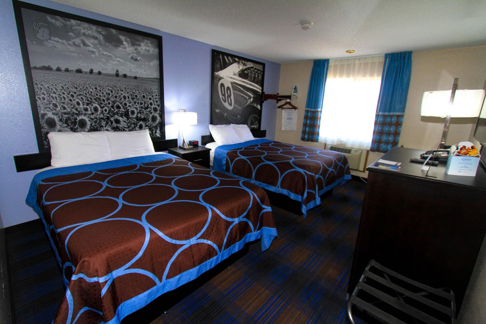 Super 8 By Wyndham Lenexa Overland Park Area/Mall Area Екстер'єр фото