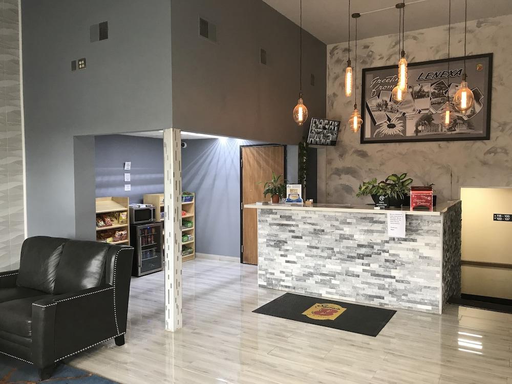 Super 8 By Wyndham Lenexa Overland Park Area/Mall Area Екстер'єр фото
