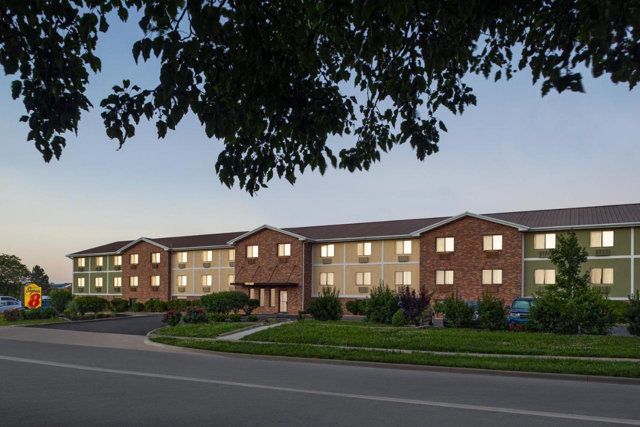Super 8 By Wyndham Lenexa Overland Park Area/Mall Area Екстер'єр фото