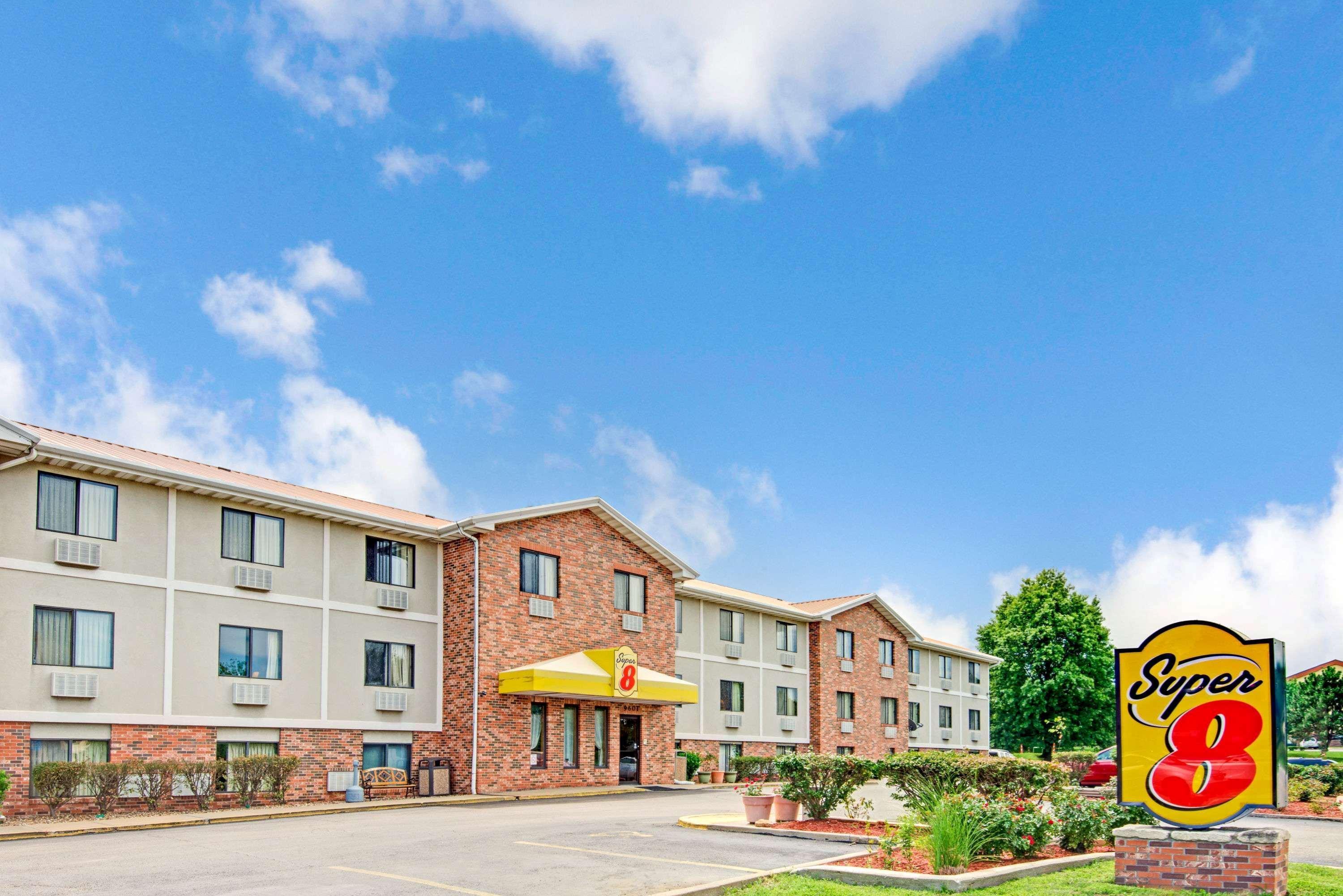 Super 8 By Wyndham Lenexa Overland Park Area/Mall Area Екстер'єр фото