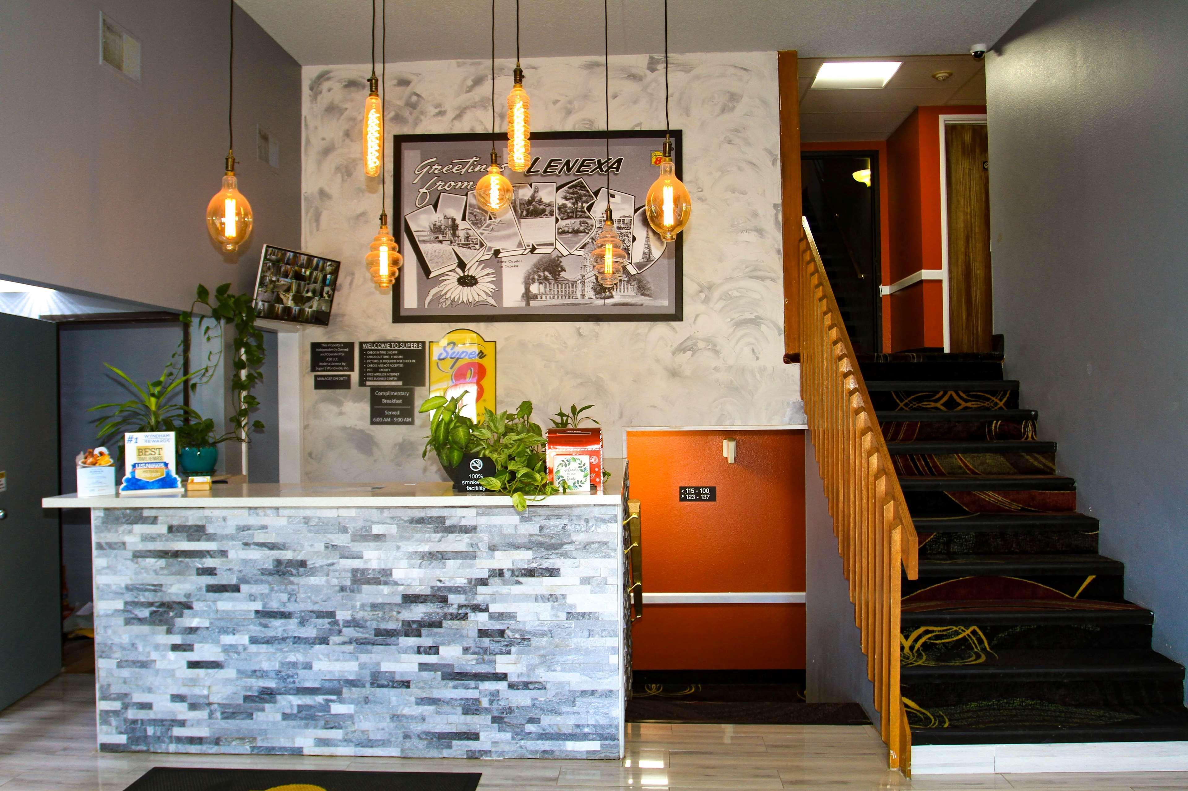 Super 8 By Wyndham Lenexa Overland Park Area/Mall Area Екстер'єр фото