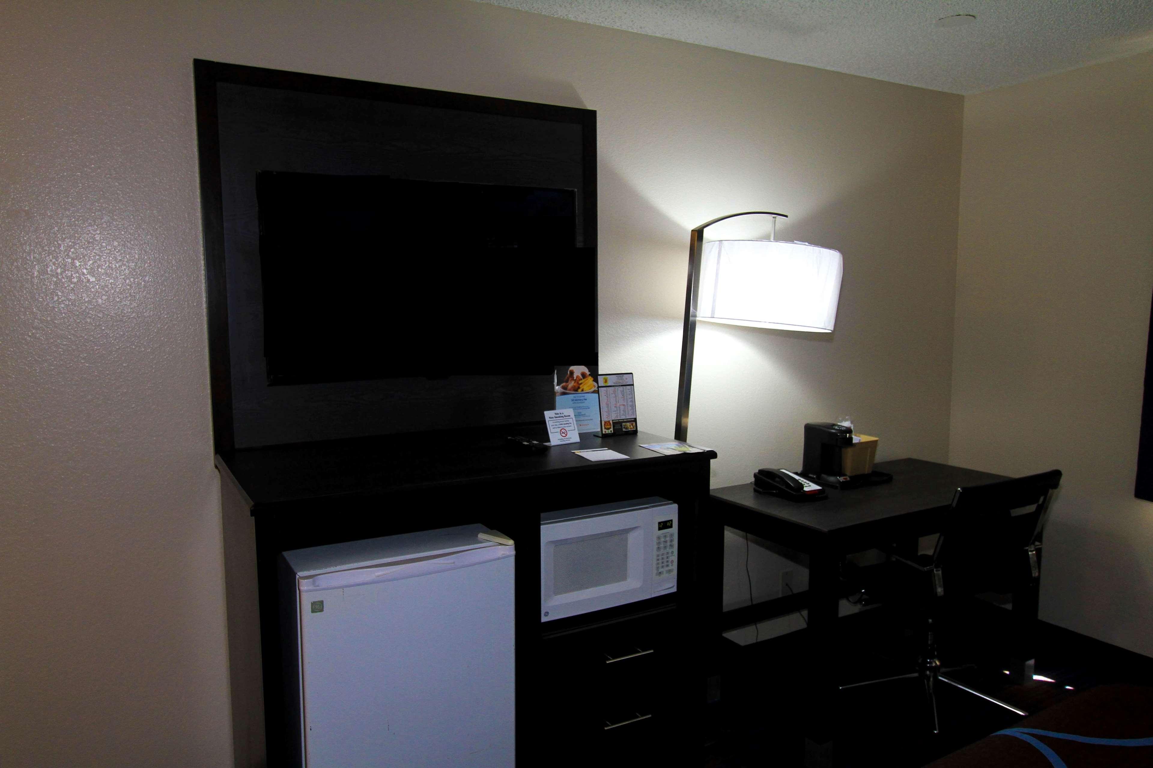 Super 8 By Wyndham Lenexa Overland Park Area/Mall Area Екстер'єр фото
