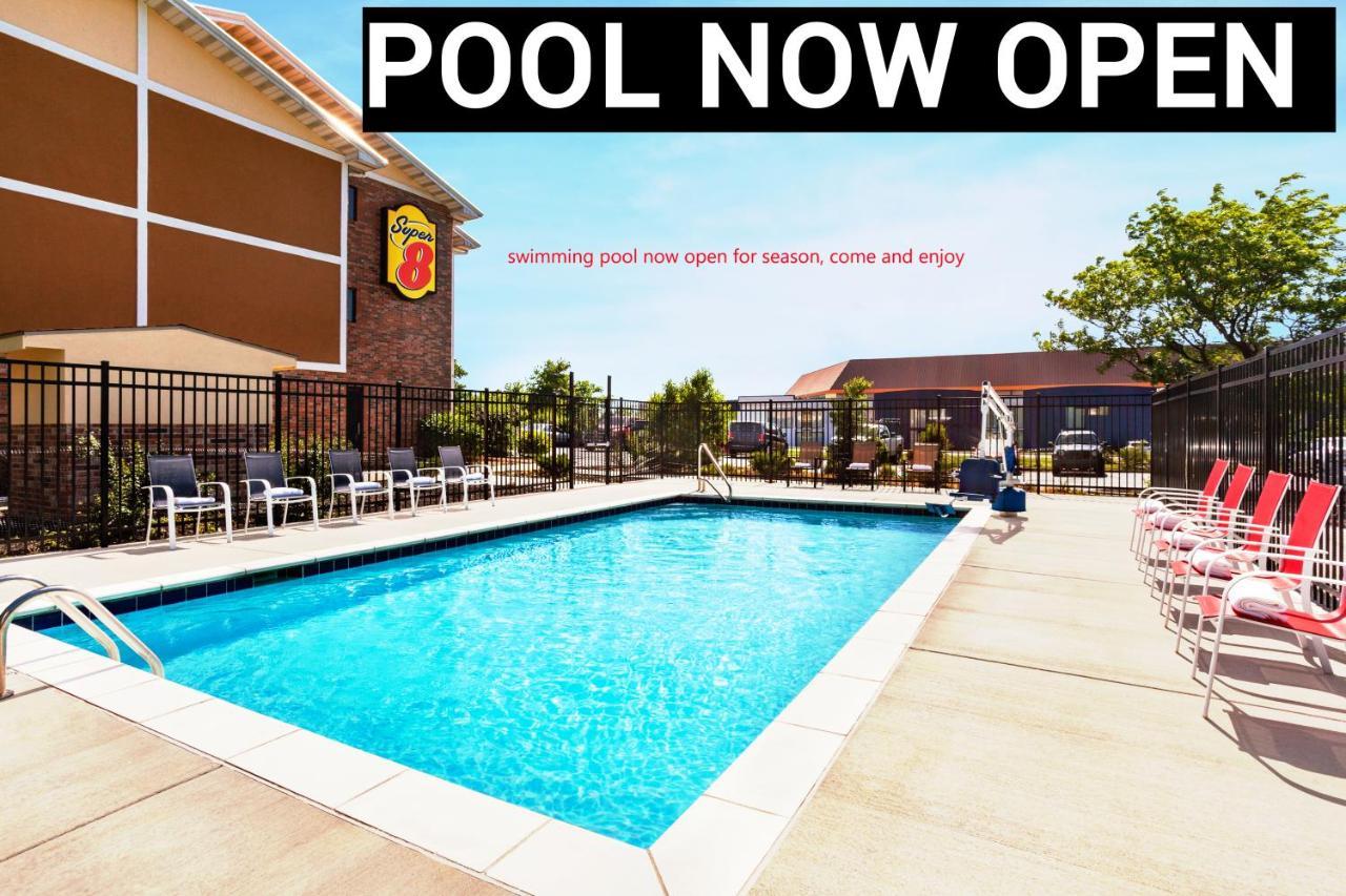 Super 8 By Wyndham Lenexa Overland Park Area/Mall Area Екстер'єр фото