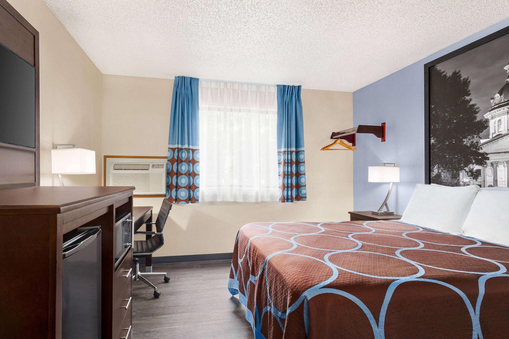 Super 8 By Wyndham Lenexa Overland Park Area/Mall Area Екстер'єр фото