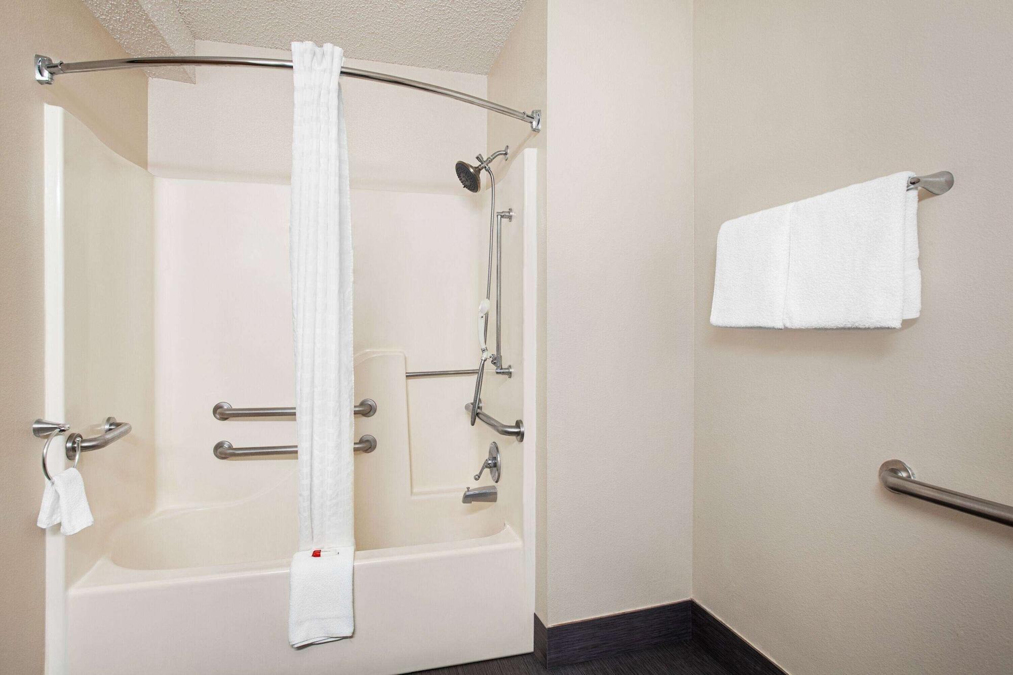 Super 8 By Wyndham Lenexa Overland Park Area/Mall Area Екстер'єр фото