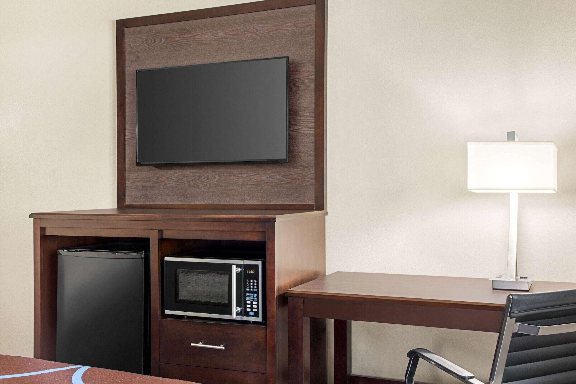 Super 8 By Wyndham Lenexa Overland Park Area/Mall Area Екстер'єр фото
