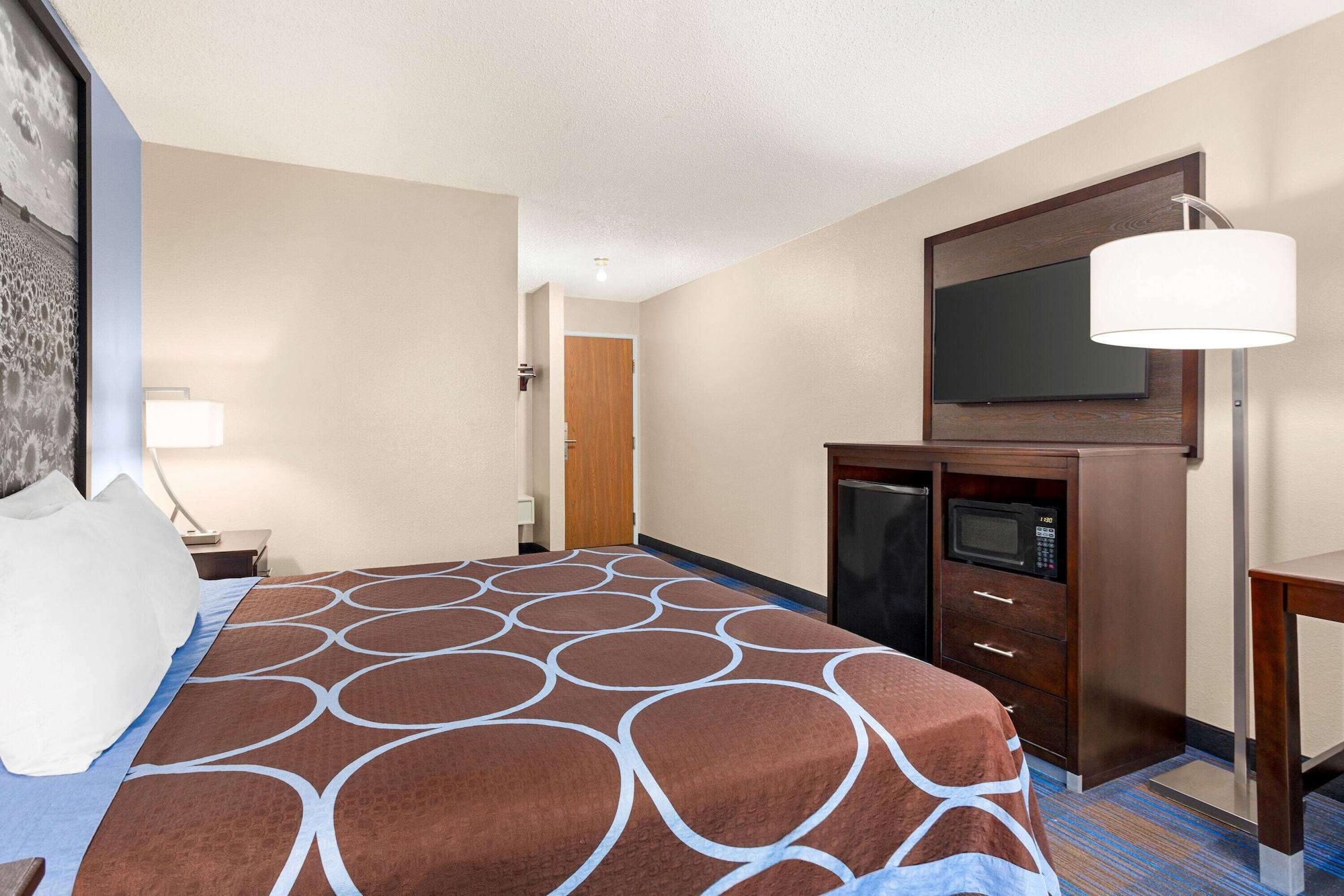 Super 8 By Wyndham Lenexa Overland Park Area/Mall Area Екстер'єр фото