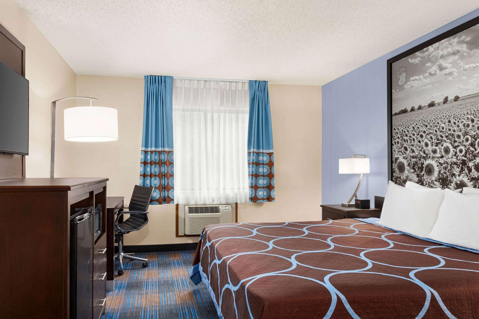 Super 8 By Wyndham Lenexa Overland Park Area/Mall Area Екстер'єр фото