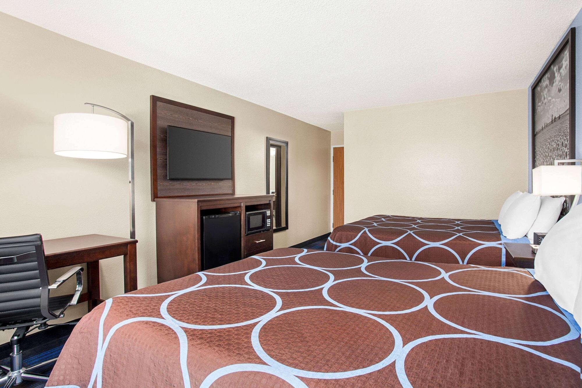 Super 8 By Wyndham Lenexa Overland Park Area/Mall Area Екстер'єр фото
