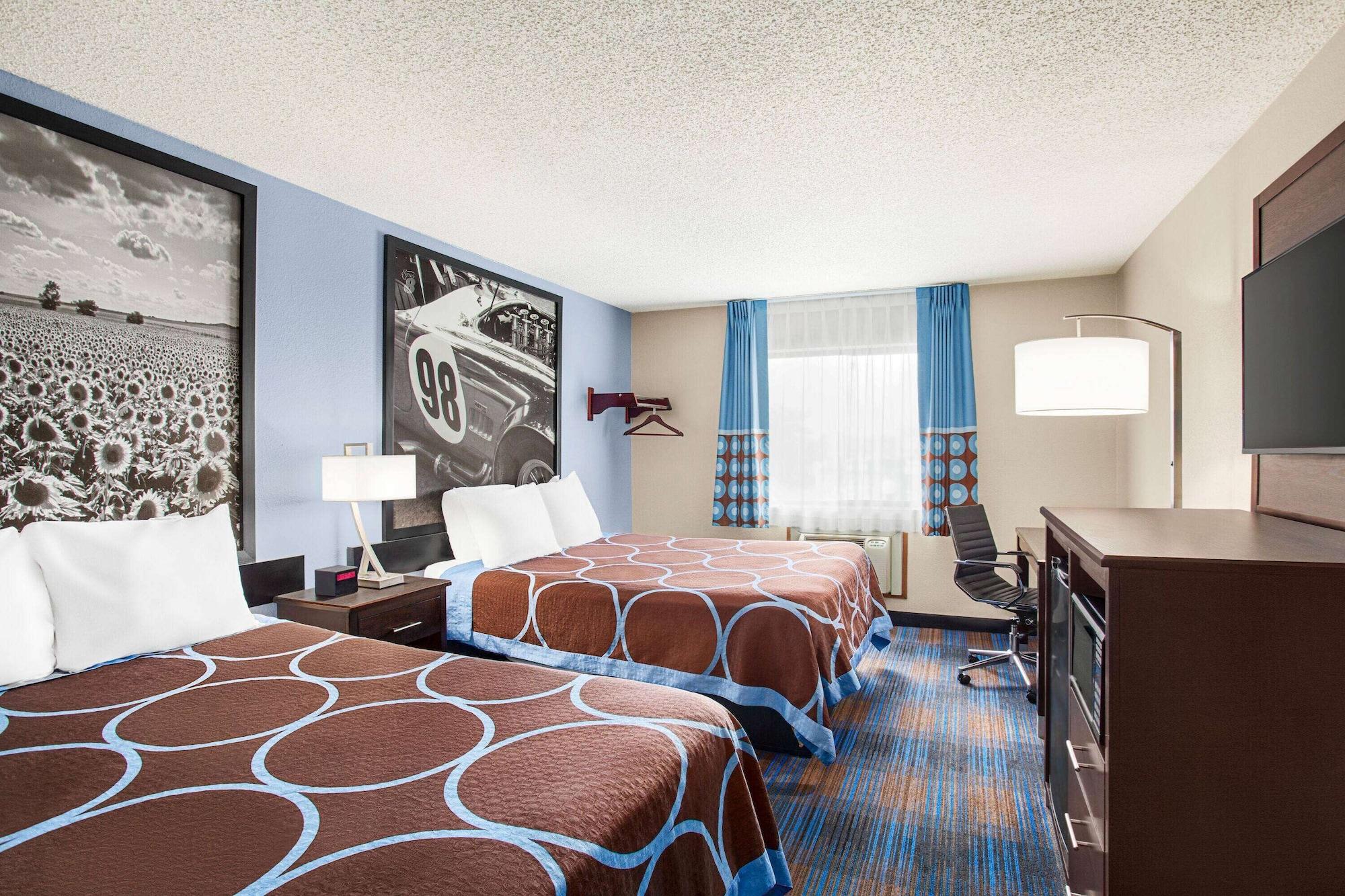 Super 8 By Wyndham Lenexa Overland Park Area/Mall Area Екстер'єр фото